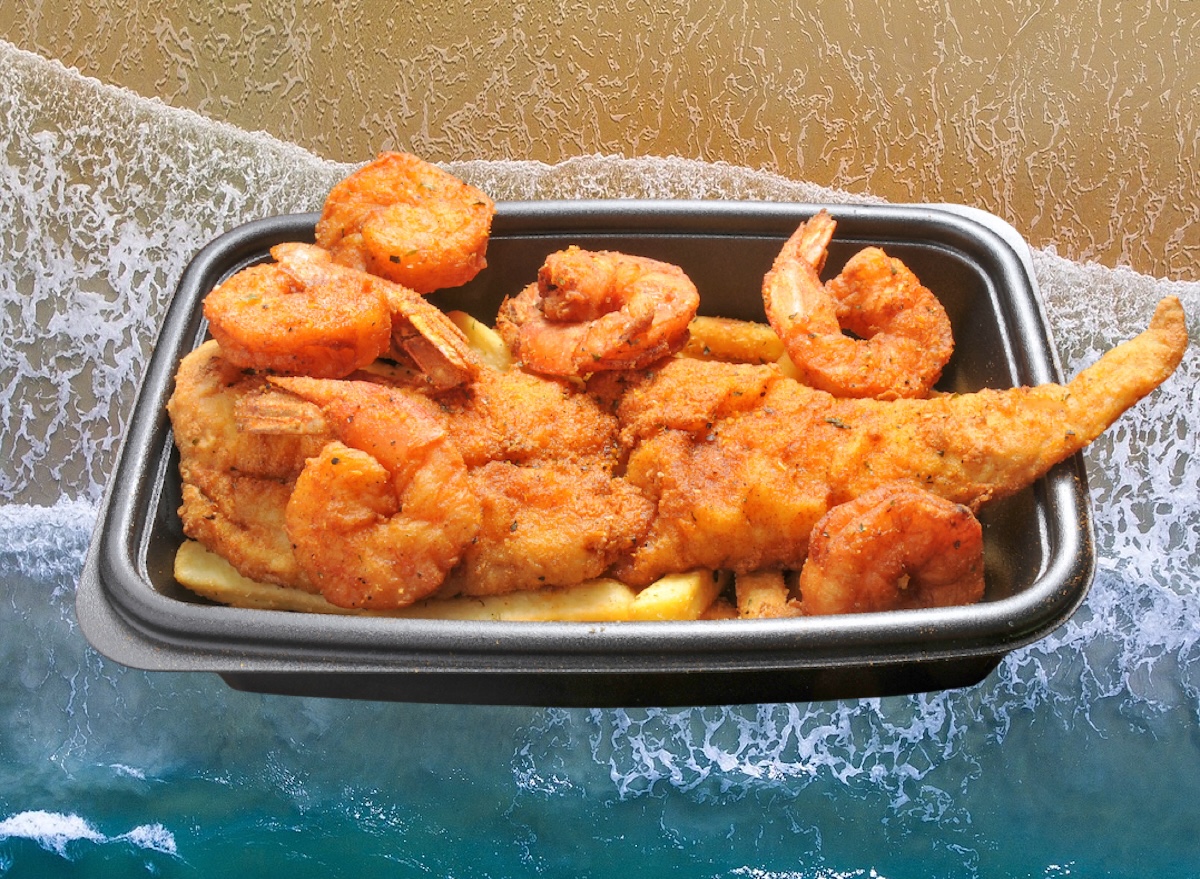 5 Restaurant Chains With the Best Fish and Shrimp Combo, According to Diners