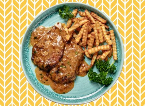 5 Chains With the Best Smothered Pork Chops