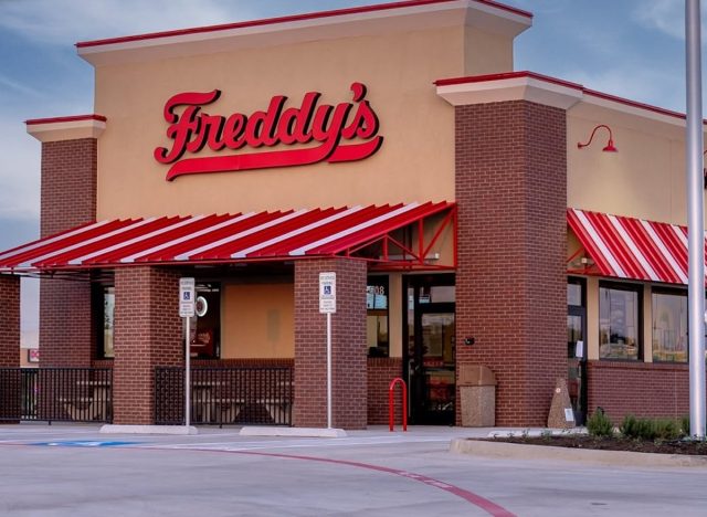 5 Restaurant Chains Fans Say Have the Best Steakburgers