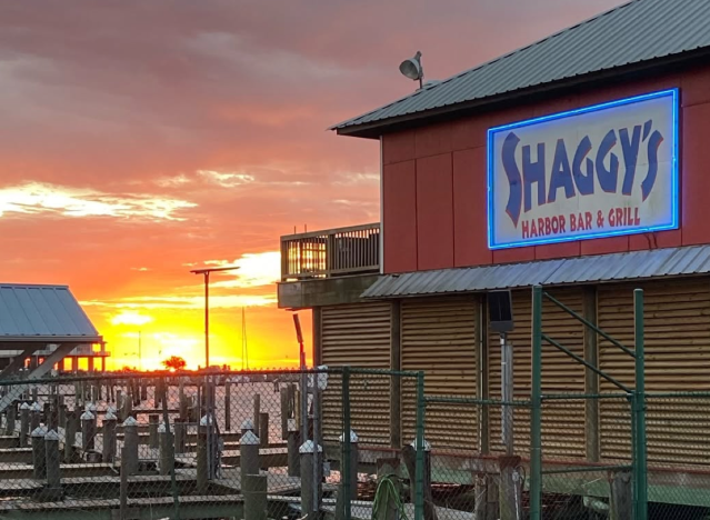 5 Restaurant Chains With the Best Peel-and-Eat Shrimp, According to Diners
