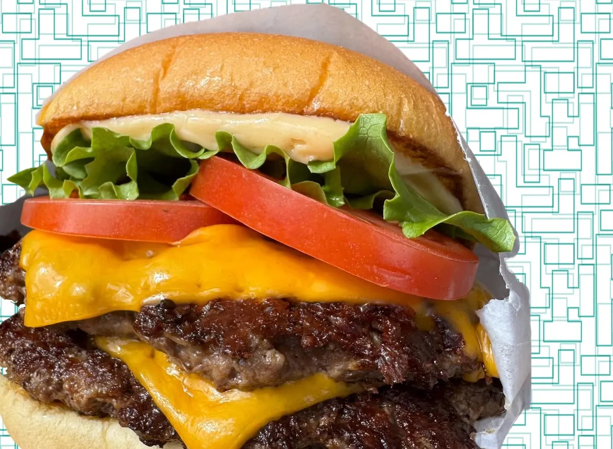 5 Restaurant Chains That Don't Use Artificial Preservatives in Their Burgers
