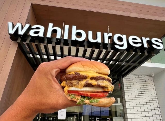 5 Restaurant Chains Fans Say Have the Best Steakburgers