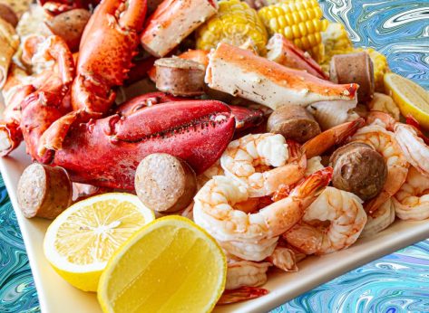 5 Restaurant Chains With the Best Broiled Seafood Platters