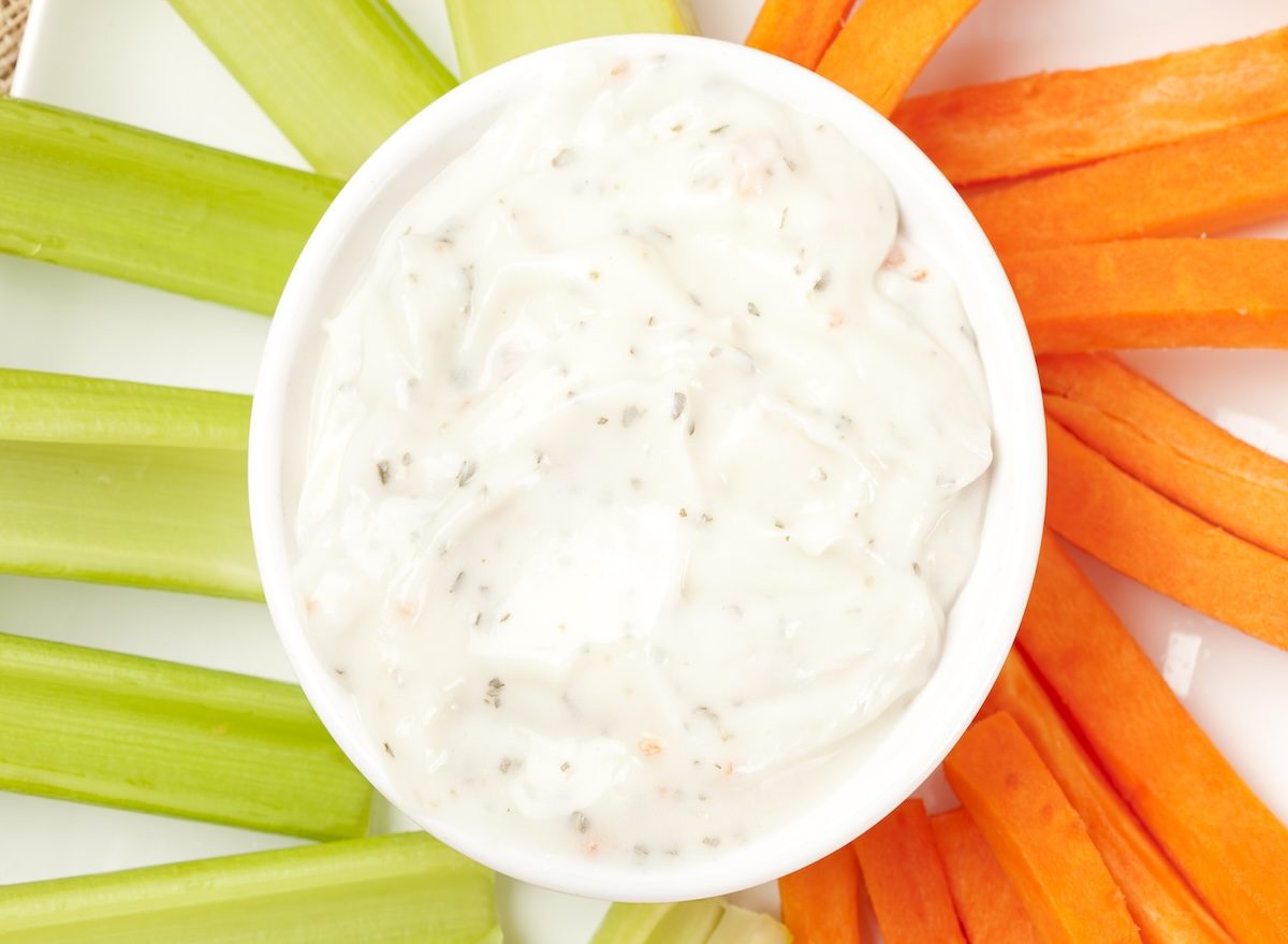 Ranch,Dressing,With,Fresh,Carrots,And,Celery