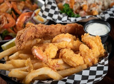 5 Restaurant Chains With the Best Fish and Shrimp Platters, According to Diners