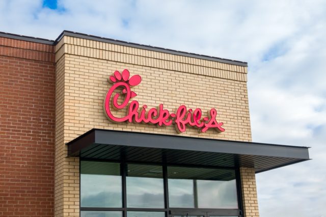 5 Fast-Food Chains With the Best Drive-Thru Service, According to Diners
