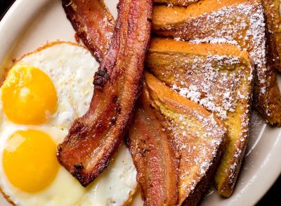 5 Chain Restaurants With the Best Breakfast Platters, According to Chefs