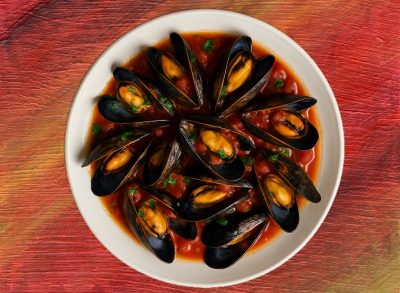 4 Restaurant Chains With the Best Steamed Mussels