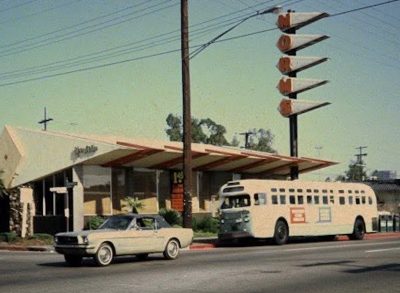 7 Restaurant Chains That Haven’t Changed in 50 Years and Diners Love Them for It