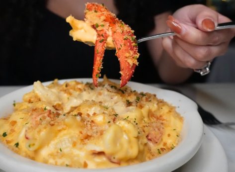 5 Steakhouse Chains With the Best Steak and Mac and Cheese, According to Diners