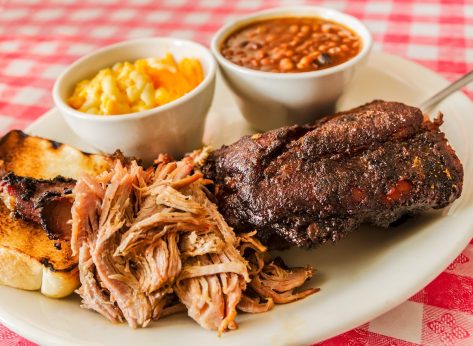 5 BBQ Chains With the Best Pulled Pork and Mac and Cheese