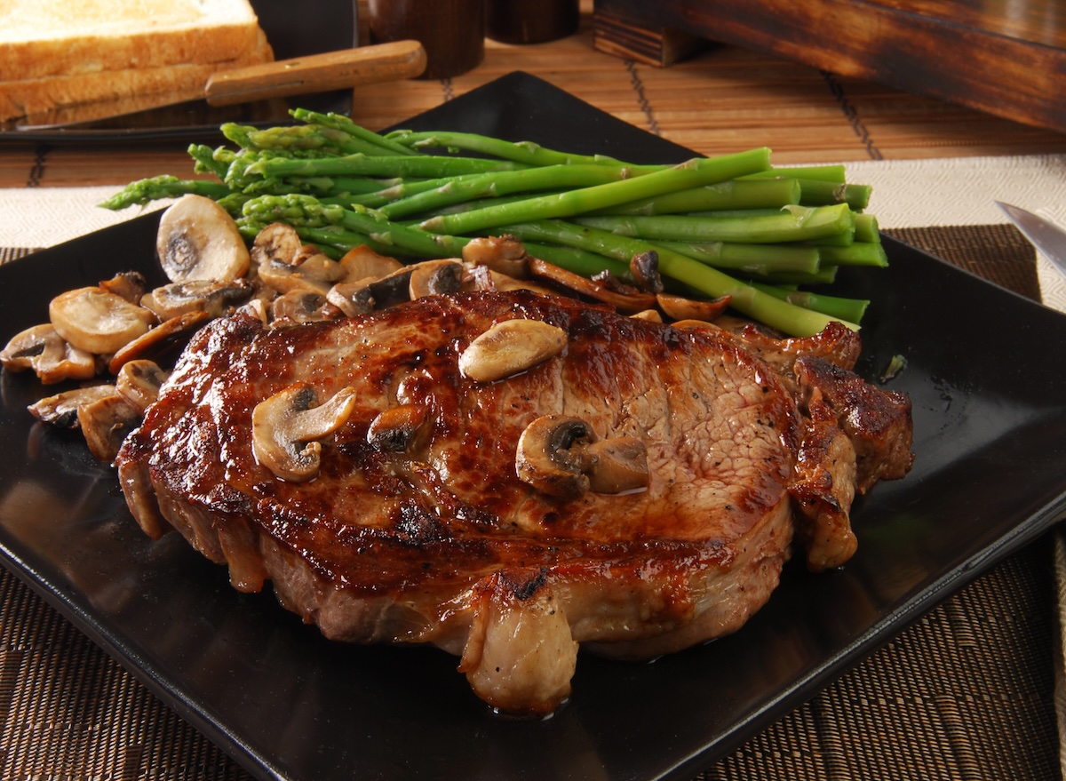 5 Steakhouse Chains With the Best Steak and Sautéed Mushrooms, According to Diners
