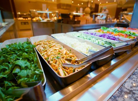 5 Restaurant Chains With the Best Salad Bars, According to Diners