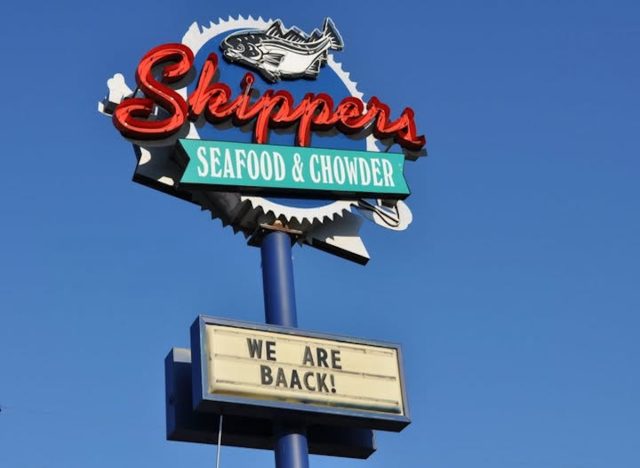 5 Restaurant Chains With the Best Fried Shrimp and Coleslaw, According to Diners