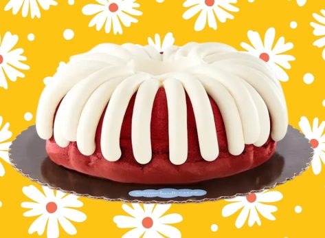 5 Chain Restaurants With the Best Red Velvet Cake, According to Chefs