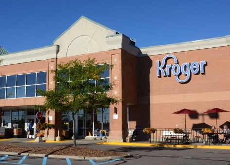 When Seniors Should Shop at These 11 Grocery Stores