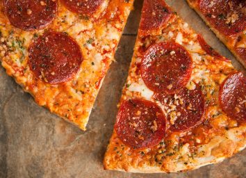 Pepperoni pizza slice