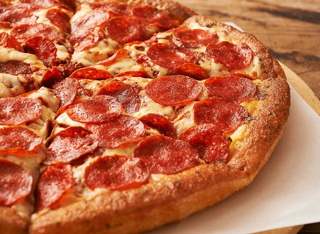 Pizza hut pepperoni pizza