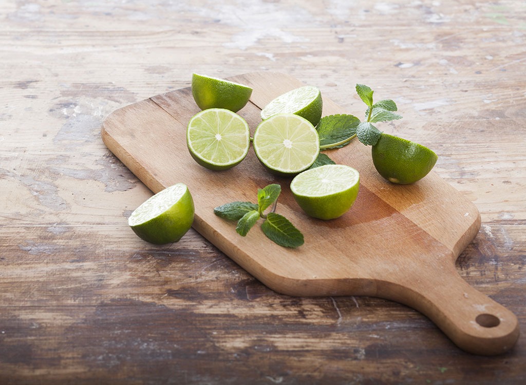 sliced lime