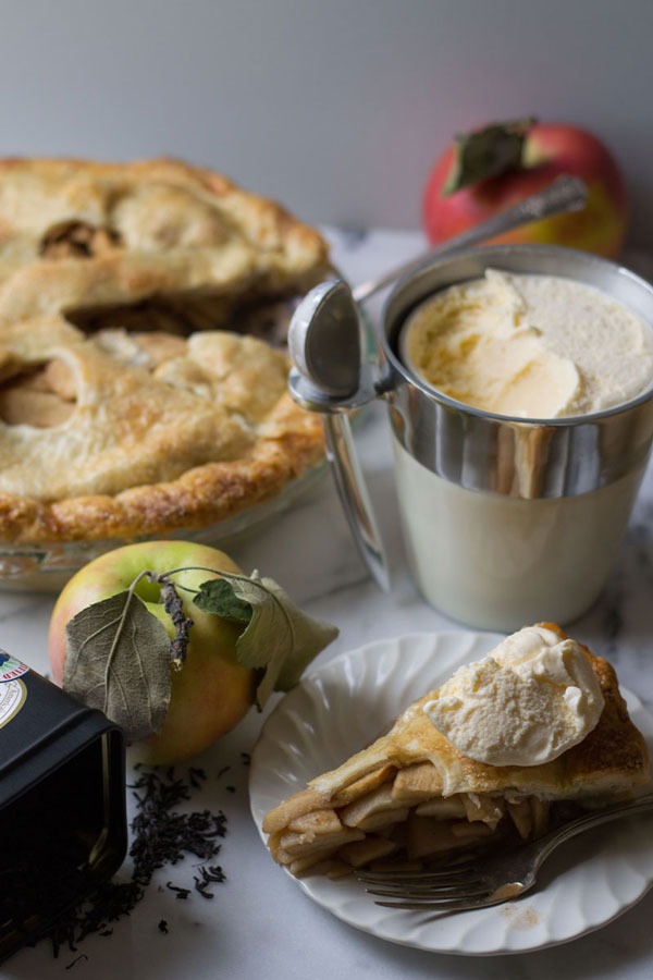 BLACK TEA APPLE PIE