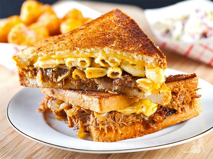 The Cheesy Mac n Rib At The Grilled Cheese Truck