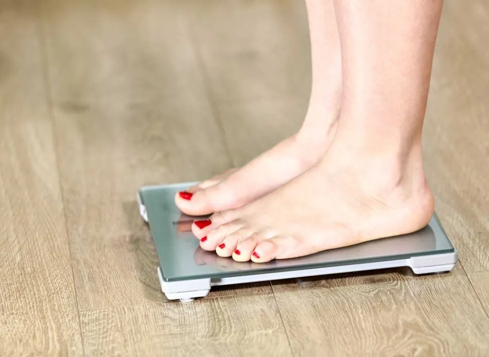 50 ways to lose 10 pounds fast according to experts eat this not that