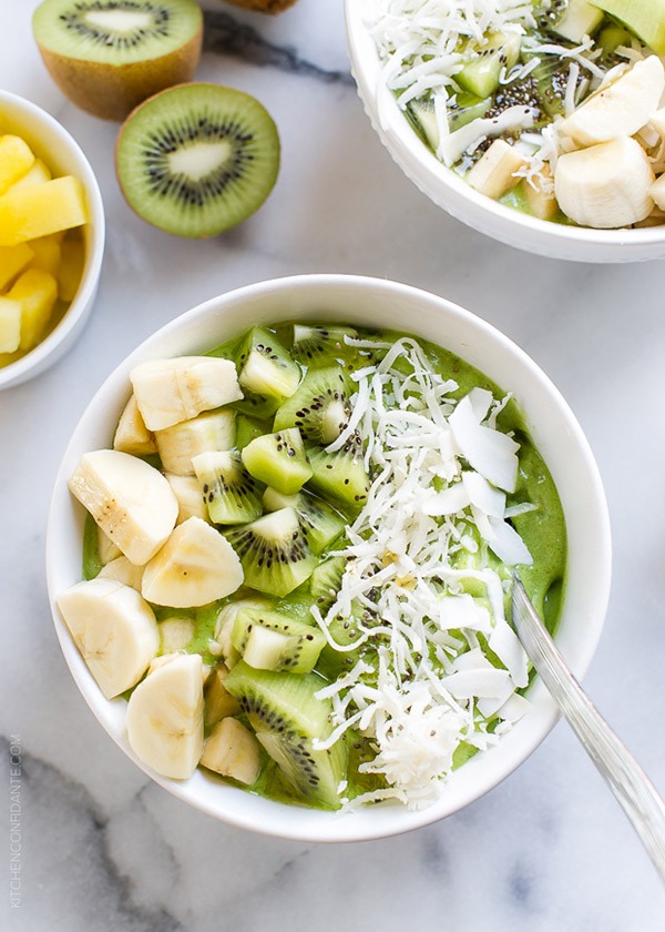 green smoothie bowl