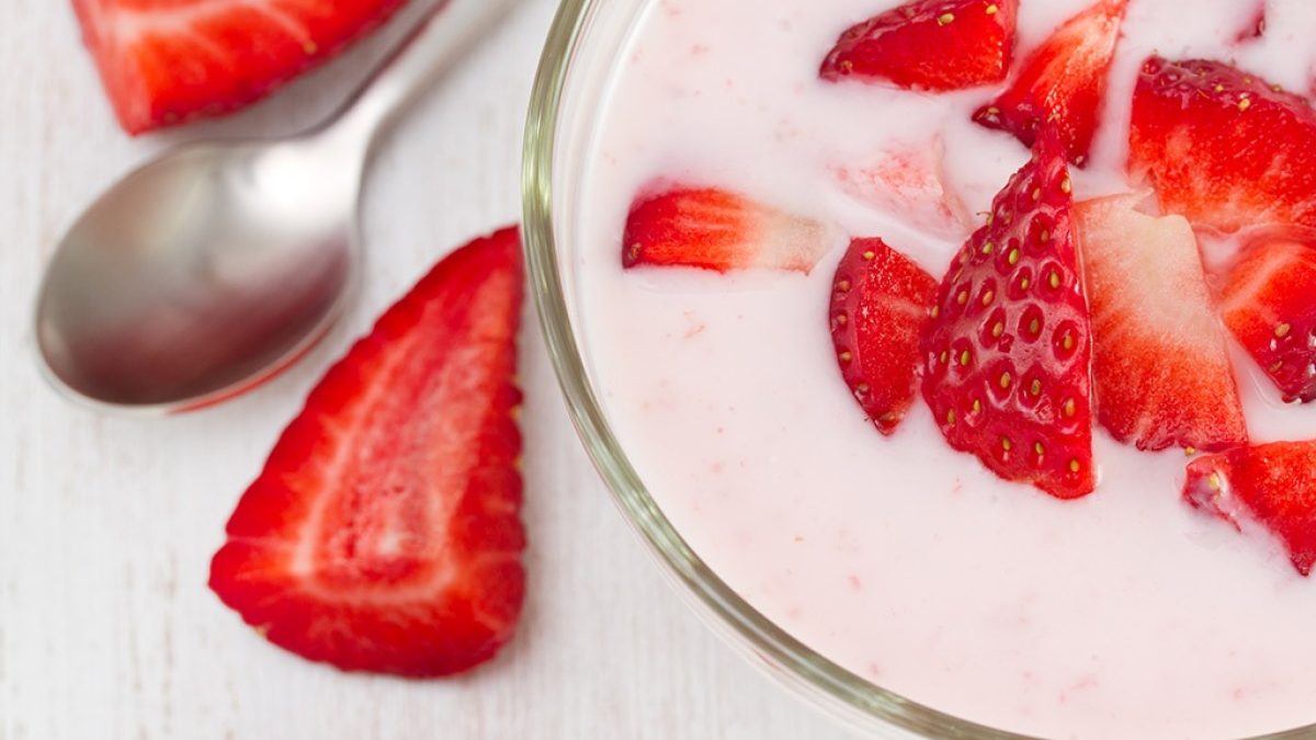 9 Best Yogurt Brands for Weight Loss Eat This, Not That!