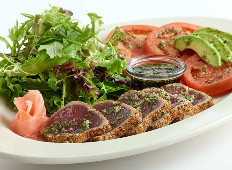 cheesecake factory seared tuna tataki salad