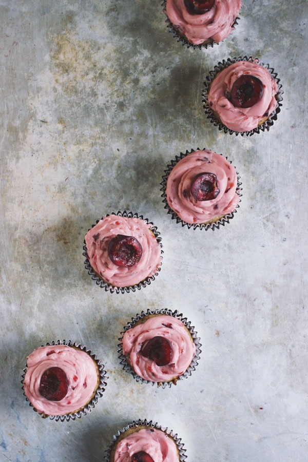 BANANA CUPCAKES WITH BLACK TEA CHERRY FROSTING