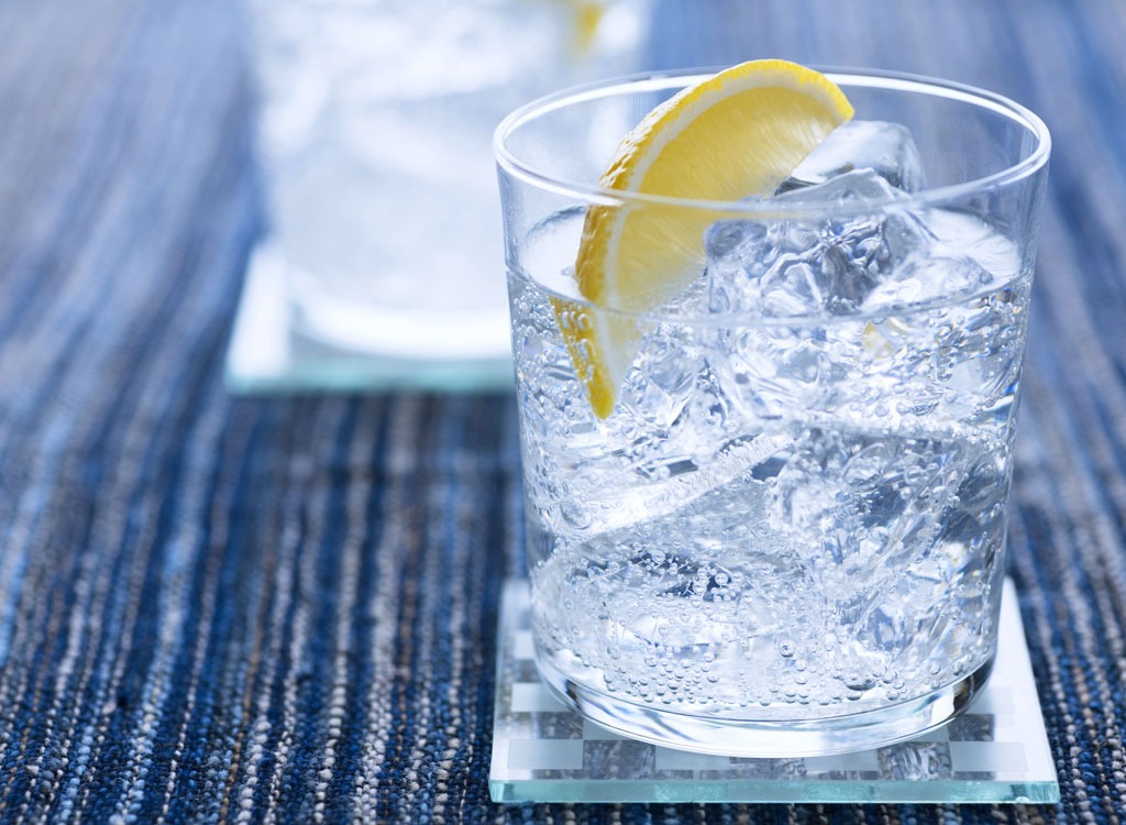 Ice water with lemon - healthy alcoholic drinks