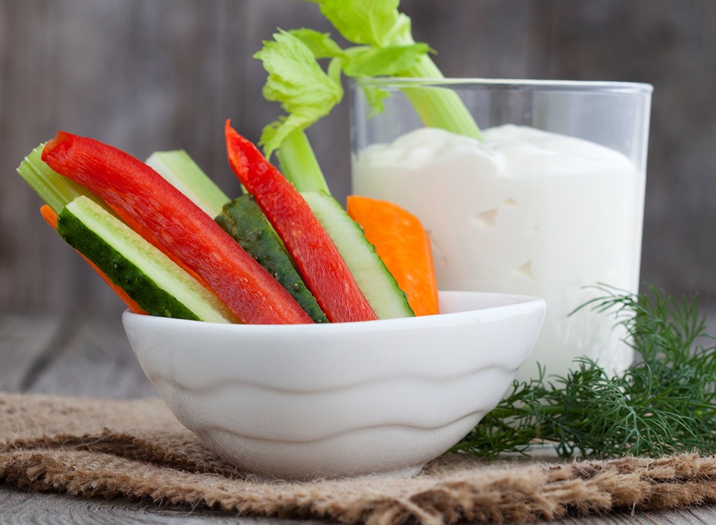 veggies yogurt dip