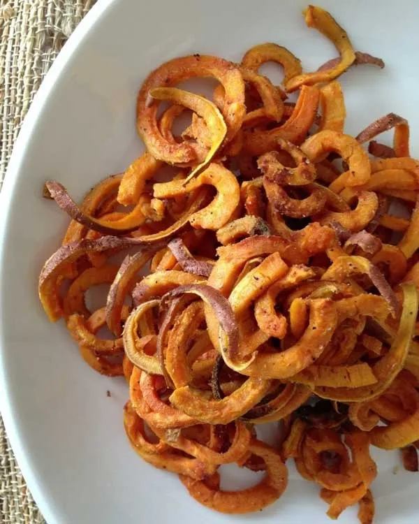 How to Spiralize an Onion & Healthy Onion Rings - Inspiralized