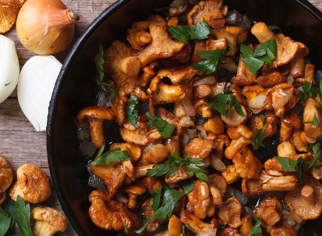 chanterelle mushrooms