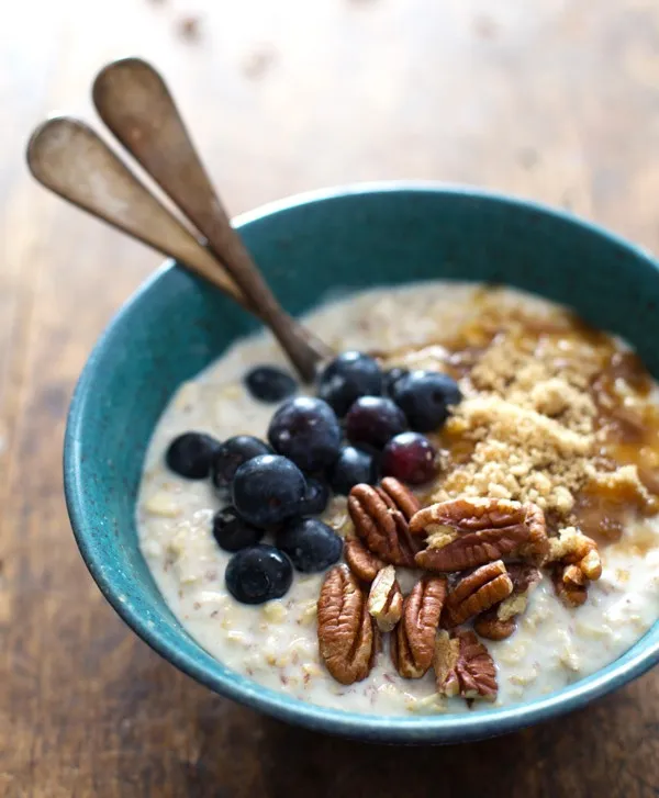 FLAX AND BLUEBERRY VANILLA OVERNIGHT OATS