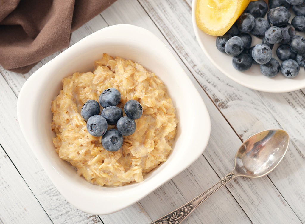 oatmeal with blueberries and banana