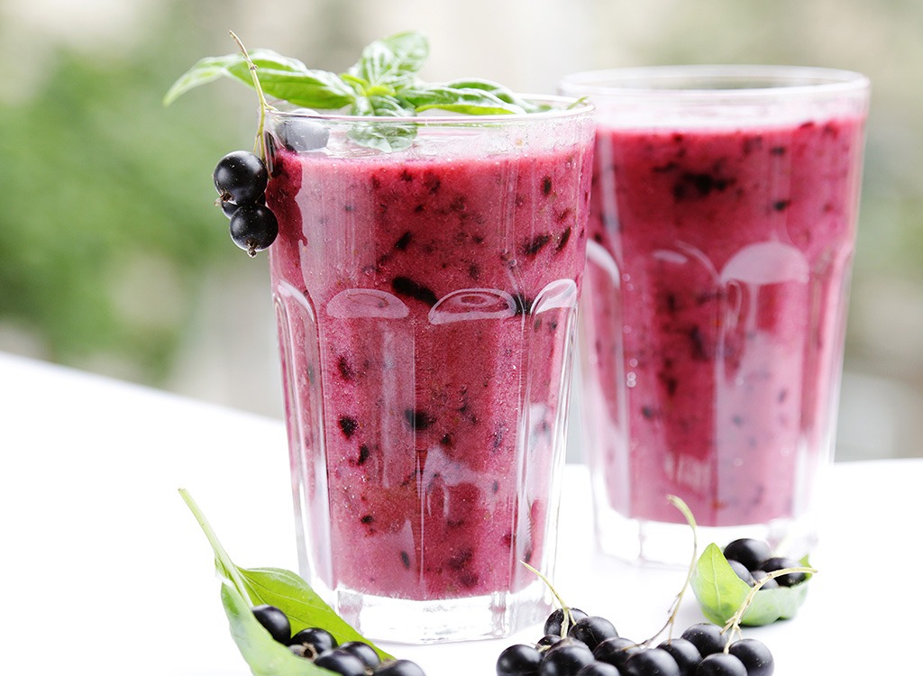 quick high-protein breakfasts - berry protein shake