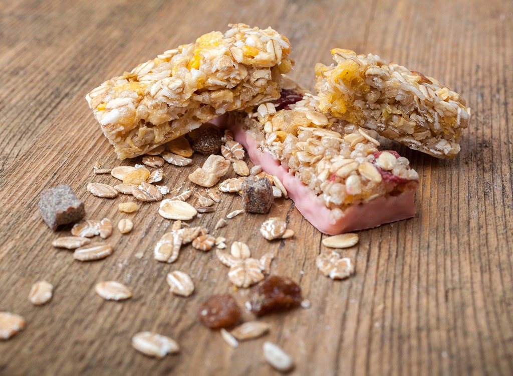 Cut sugar granola bar