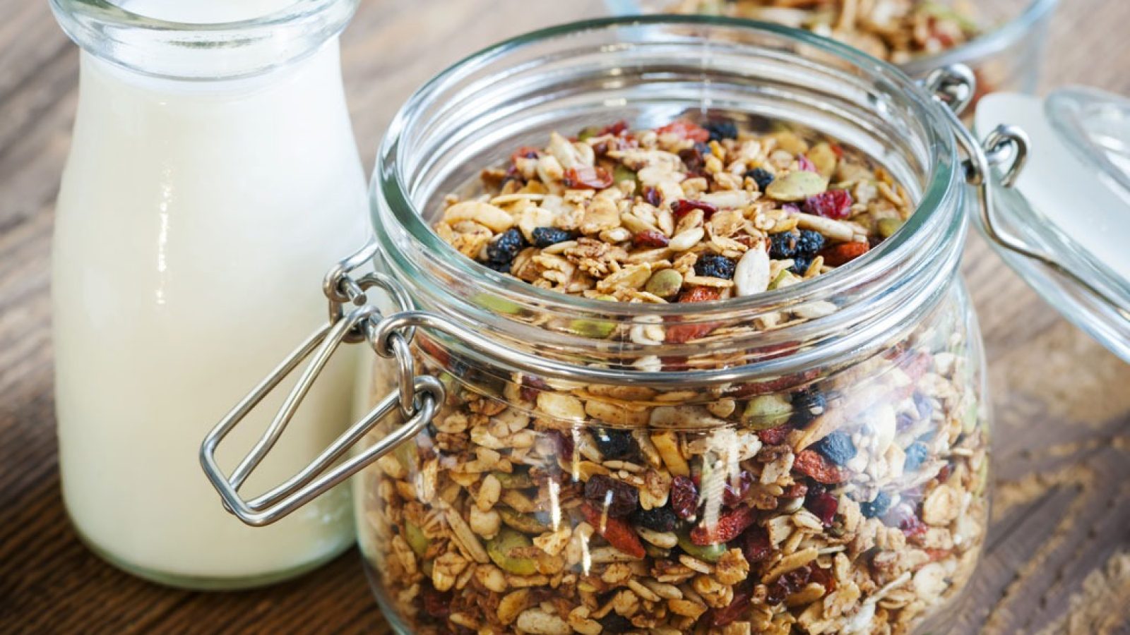 The World's 10 Healthiest Granolas You Can Buy Eat This Not That