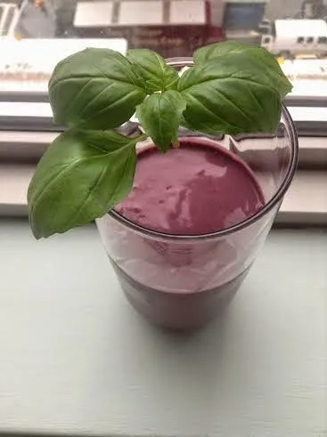 anti bloating smoothies - purple pecan smoothie