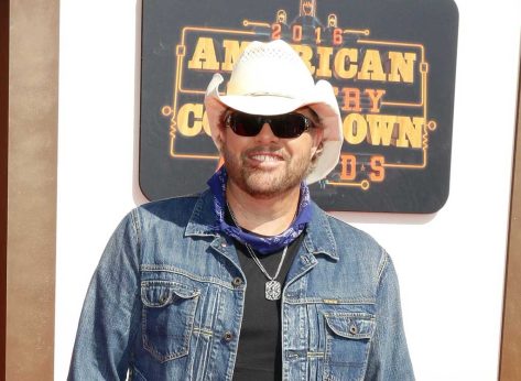 Toby Keith Shares Stomach Cancer Update: "It's Pretty Debilitating"
