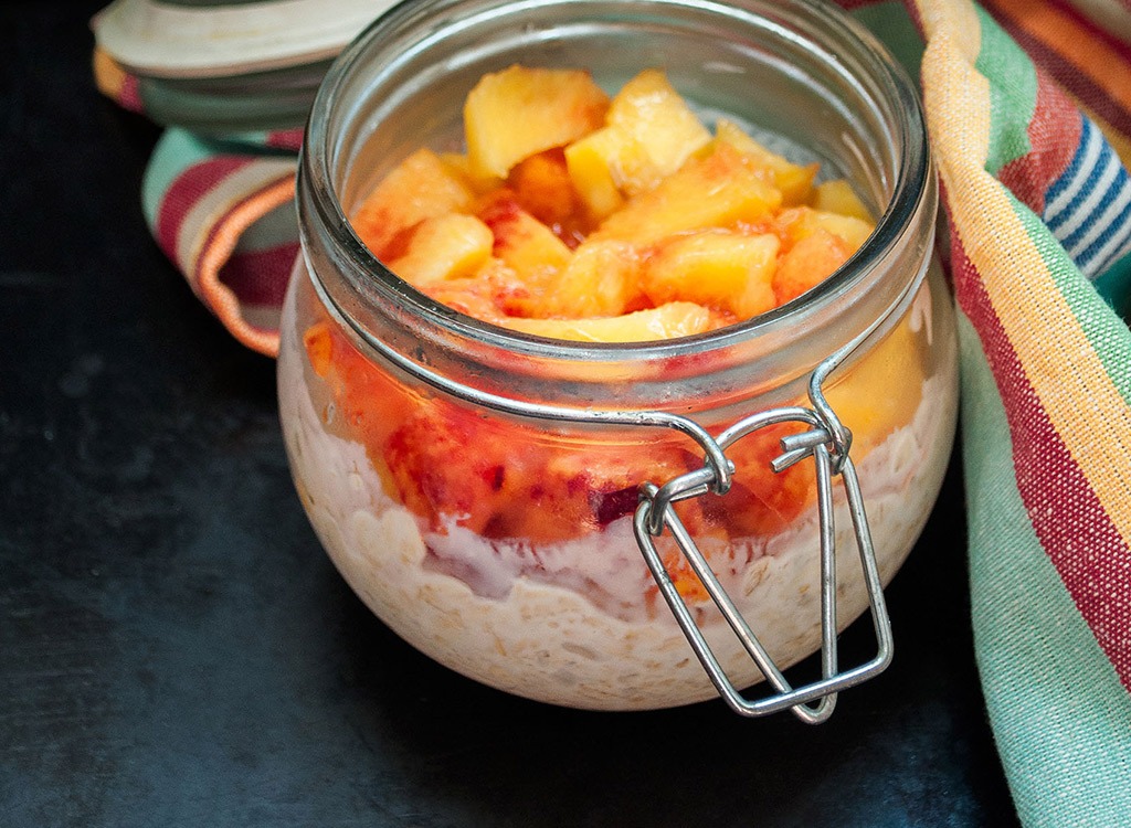 overnight oats with peaches