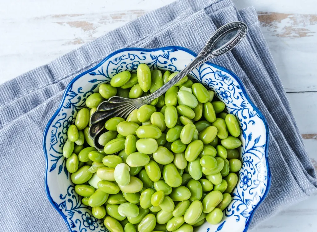 Edamame in blue and white bowl high fiber foods