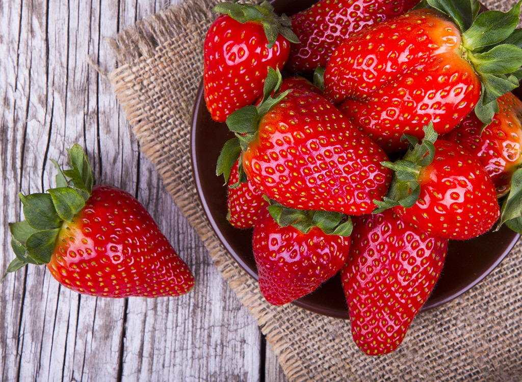 Prepare for nutrition strawberries