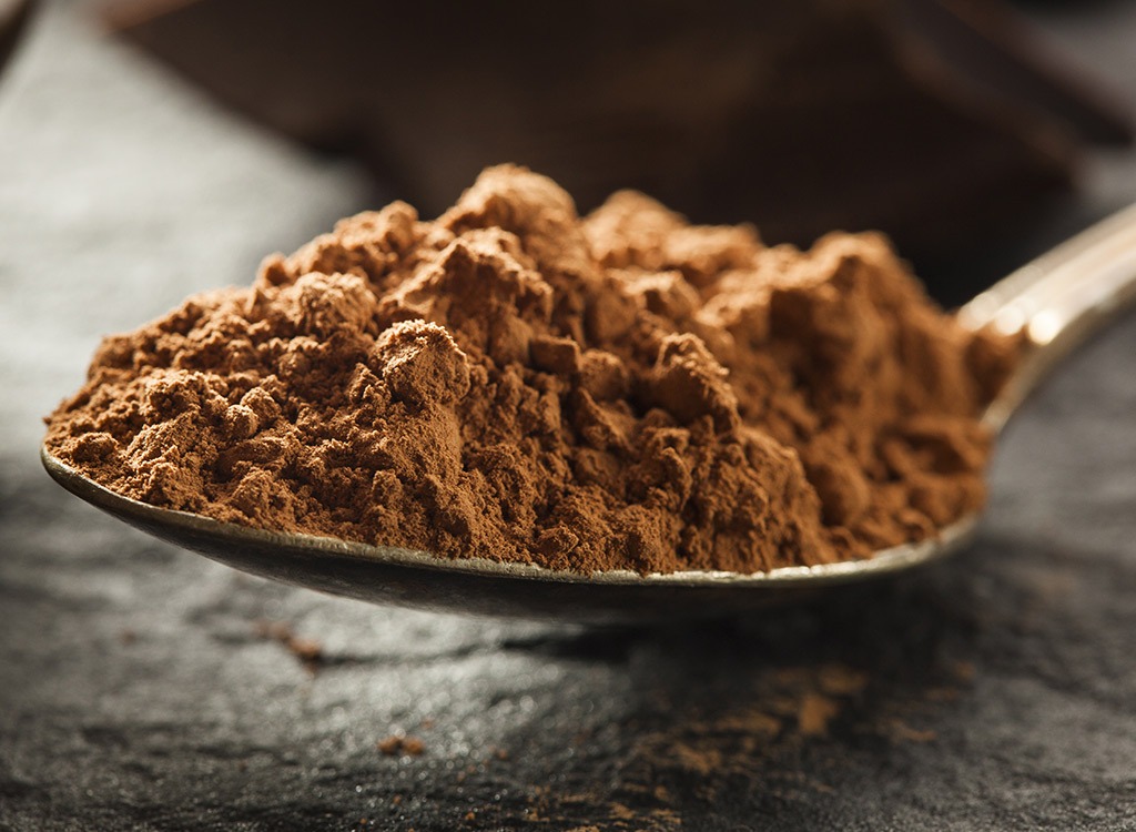 cocoa powder on spoon high fiber foods