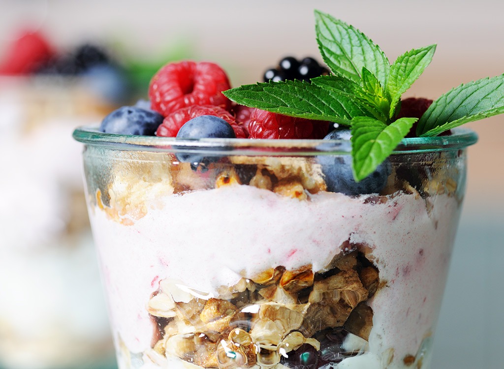 quick high-protein breakfasts apple cinnamon yogurt parfait-