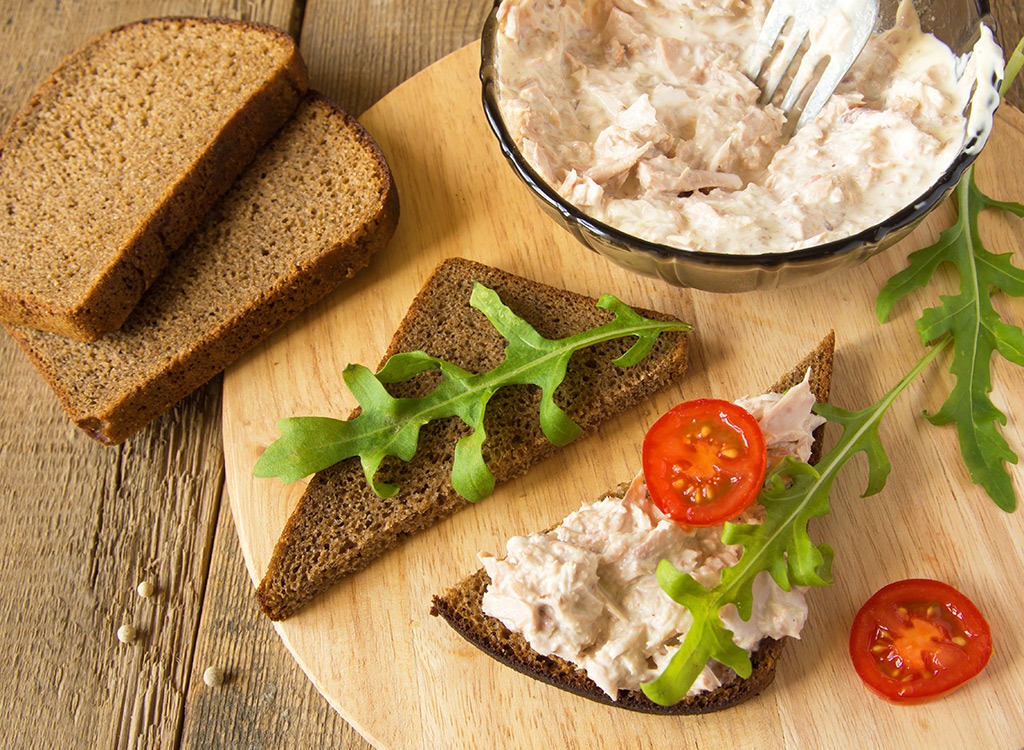 tuna salad made with yogurt