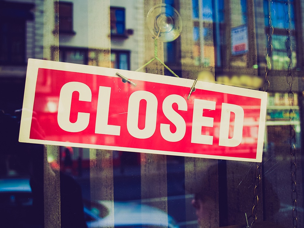 Closed sign door