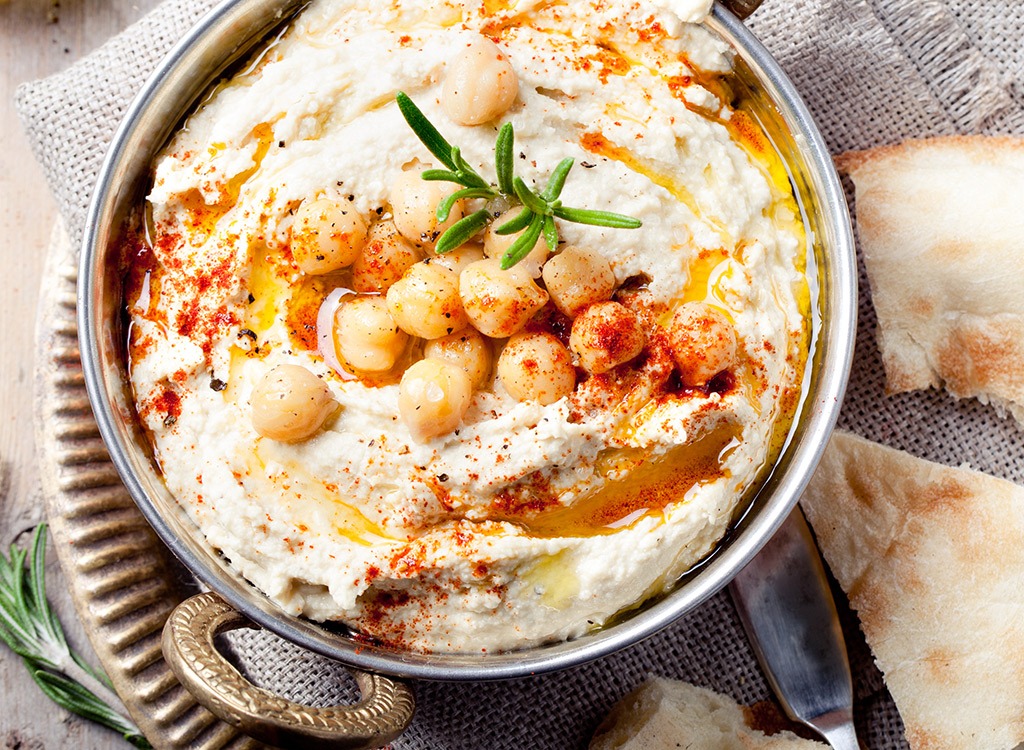 healthiest middle eastern food - hummus and pita
