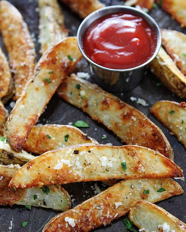 baked garlic parmesan potato wedges